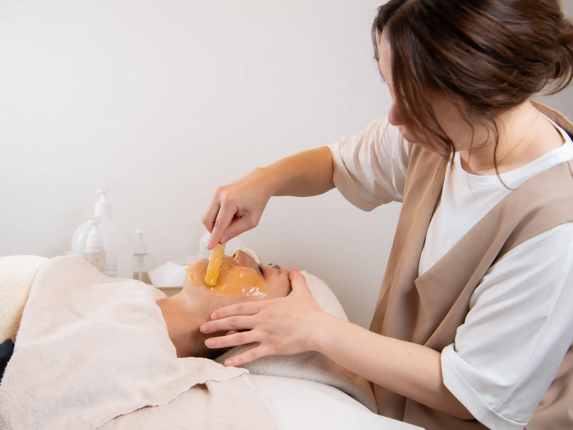 エステと美容ケアで秋の角質ケアや夏のダメージを福岡県北九州市小倉北区で回復し冬に向けて保湿力を高める方法